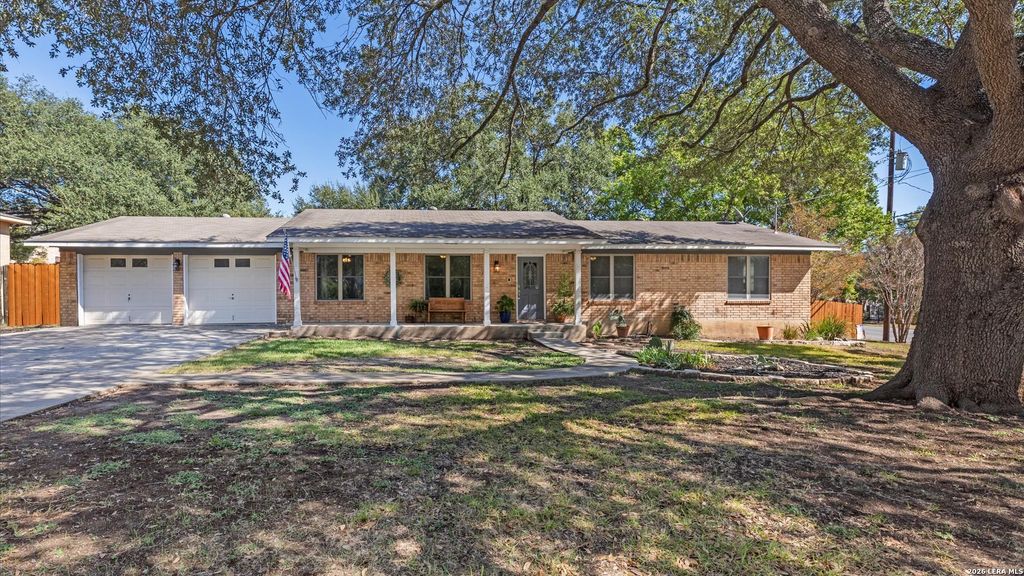 111 Mission, New Braunfels, TX 78130