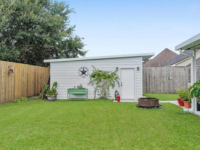 105 Jorden Gage Lane, Lumberton, TX 77657