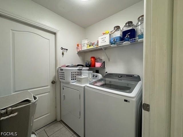 217 SW 13th TER, Cape Coral, FL 33991