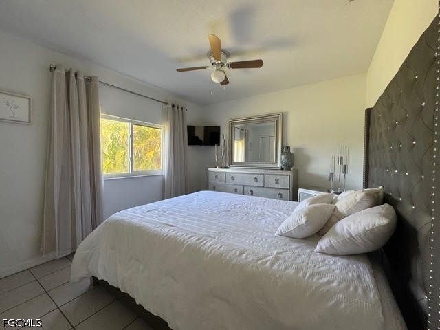 217 SW 13th TER, Cape Coral, FL 33991