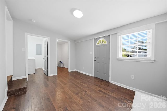 4809 Brooktree Drive, Charlotte, NC 28208