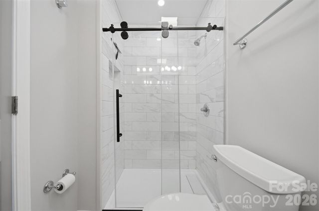 4809 Brooktree Drive, Charlotte, NC 28208