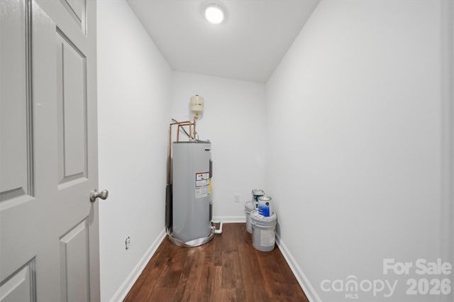 4809 Brooktree Drive, Charlotte, NC 28208