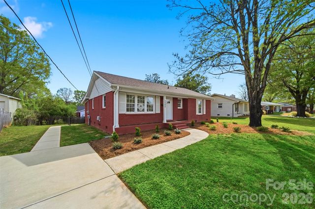 4809 Brooktree Drive, Charlotte, NC 28208