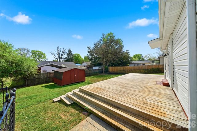 4809 Brooktree Drive, Charlotte, NC 28208