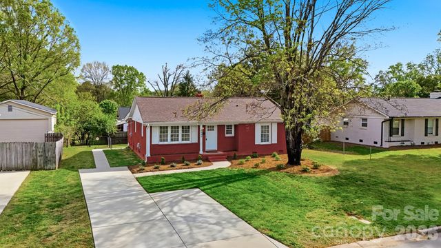 4809 Brooktree Drive, Charlotte, NC 28208