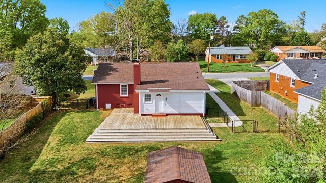 4809 Brooktree Drive, Charlotte, NC 28208