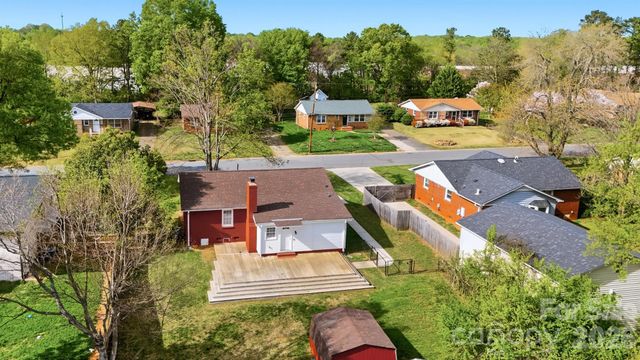 4809 Brooktree Drive, Charlotte, NC 28208