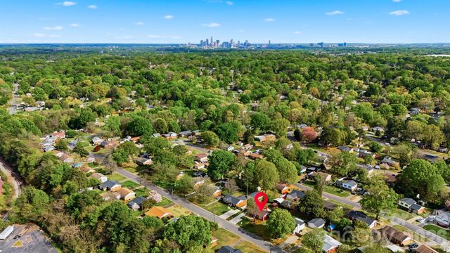 4809 Brooktree Drive, Charlotte, NC 28208