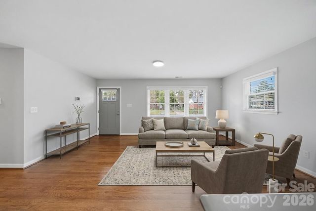 4809 Brooktree Drive, Charlotte, NC 28208