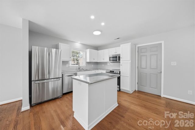 4809 Brooktree Drive, Charlotte, NC 28208