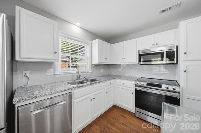 4809 Brooktree Drive, Charlotte, NC 28208