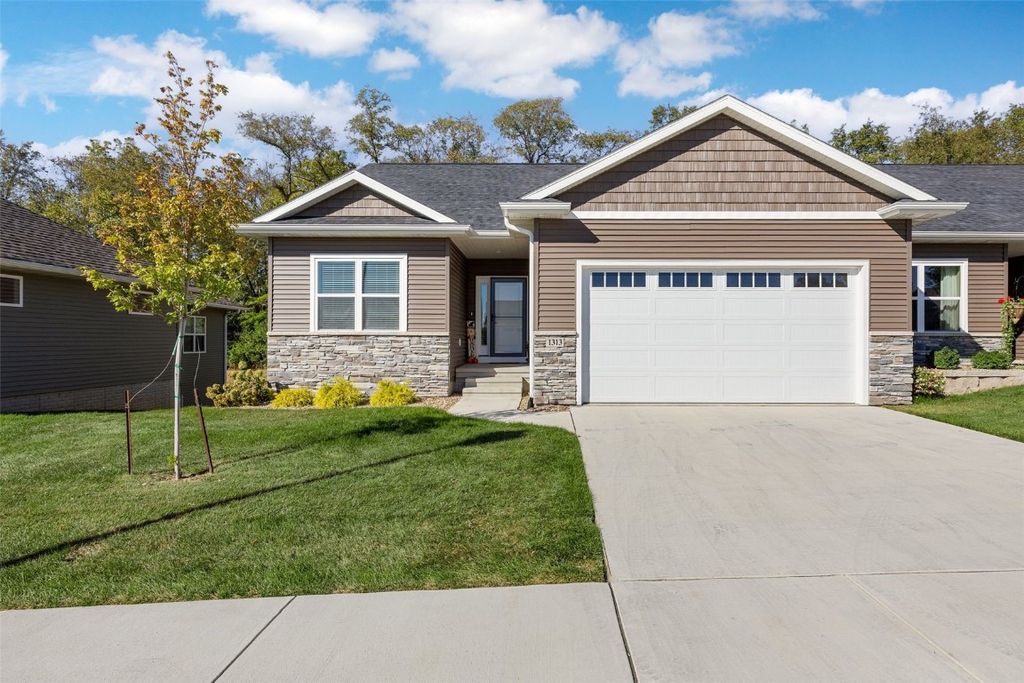 1313 Third Street SW, Mt Vernon, IA 52314