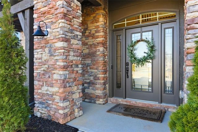 13 Clearwater Court, Hoschton, GA 30548