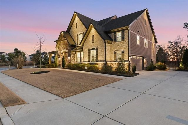 13 Clearwater Court, Hoschton, GA 30548