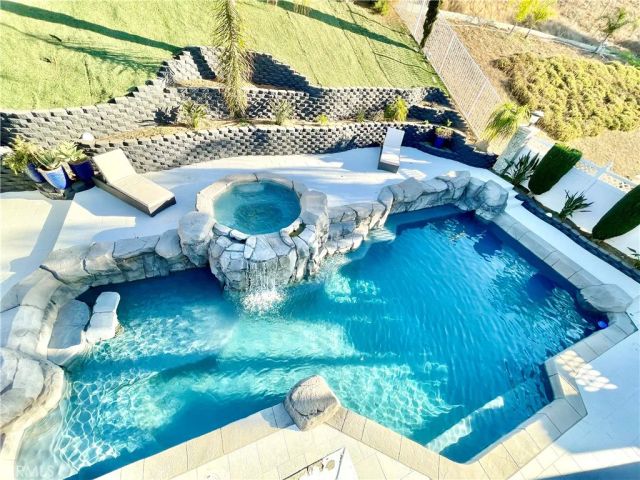 1204 Thoroughbred, Norco, CA 92860