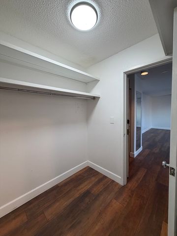 12 Inman St 43, Cambridge, MA 02139