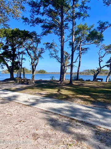 119 Little Bay Drive, Swansboro, NC 28584