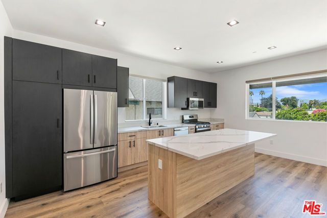 10842 Victory Boulevard 301, North Hollywood (los Angeles), CA 91606