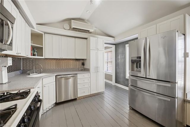 422 Crawford ST, Portsmouth, VA 23704