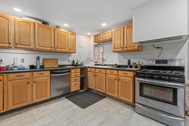 641 N 200 E, Valparaiso, IN 46383