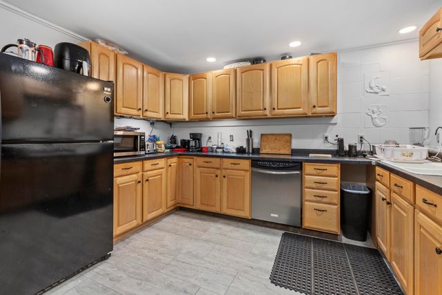 641 N 200 E, Valparaiso, IN 46383