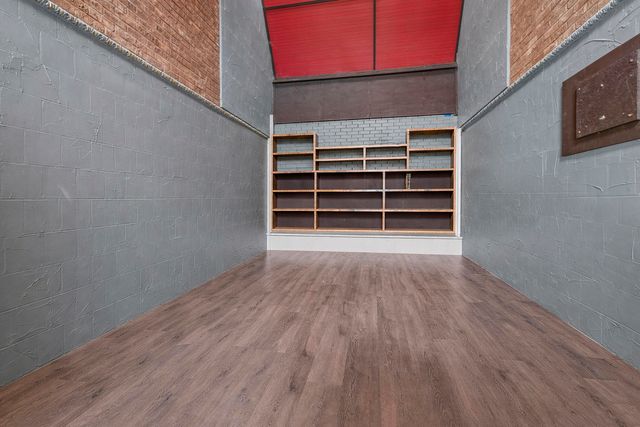 641 N 200 E, Valparaiso, IN 46383