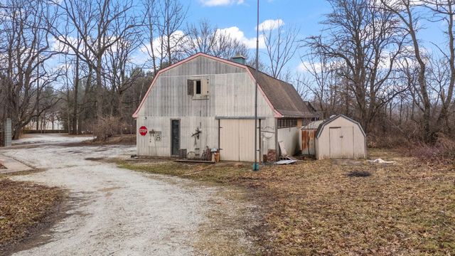 641 N 200 E, Valparaiso, IN 46383