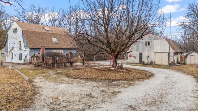 641 N 200 E, Valparaiso, IN 46383