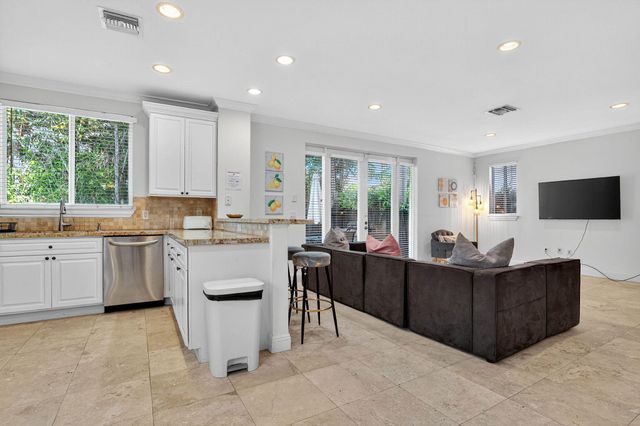 1705 NE 11th Street, Fort Lauderdale, FL 33304