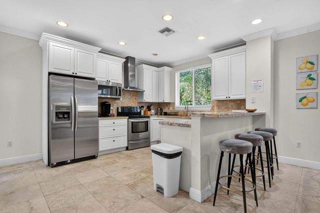1705 NE 11th Street, Fort Lauderdale, FL 33304