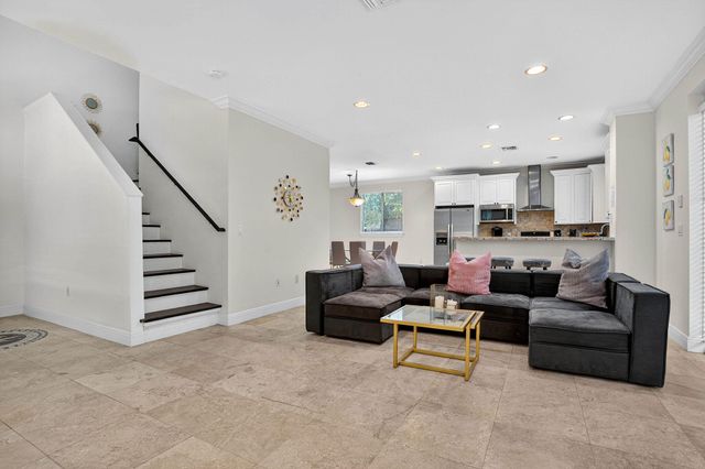 1705 NE 11th Street, Fort Lauderdale, FL 33304