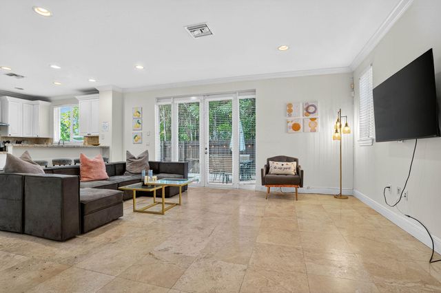 1705 NE 11th Street, Fort Lauderdale, FL 33304