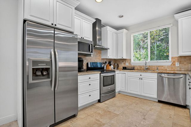 1705 NE 11th Street, Fort Lauderdale, FL 33304