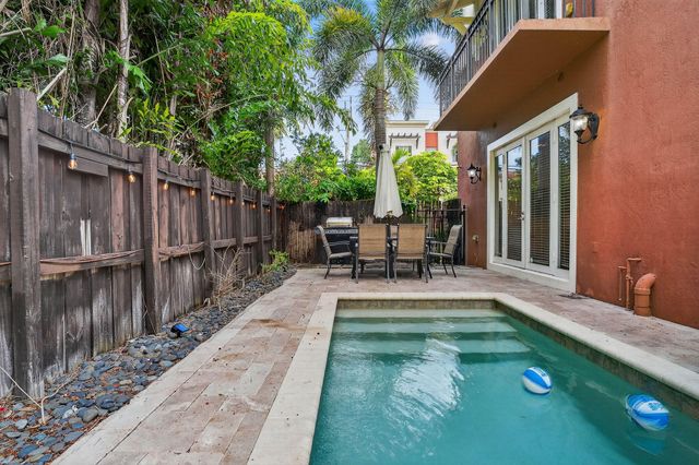 1705 NE 11th Street, Fort Lauderdale, FL 33304