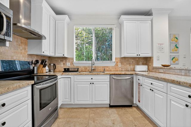 1705 NE 11th Street, Fort Lauderdale, FL 33304