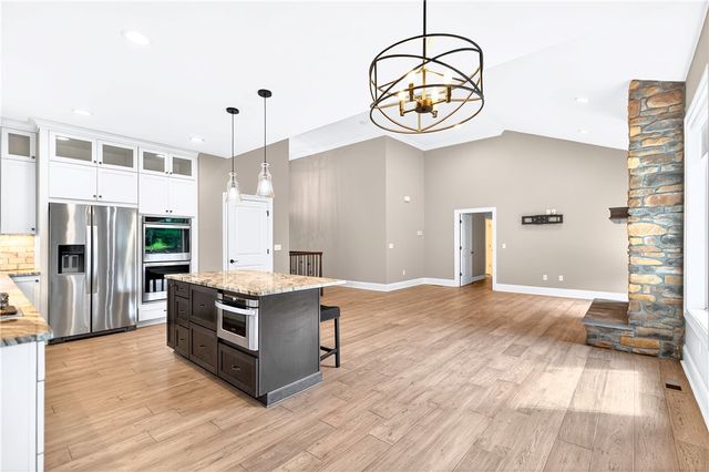 219 Lucca Ln, Upper St Clair, PA 15241