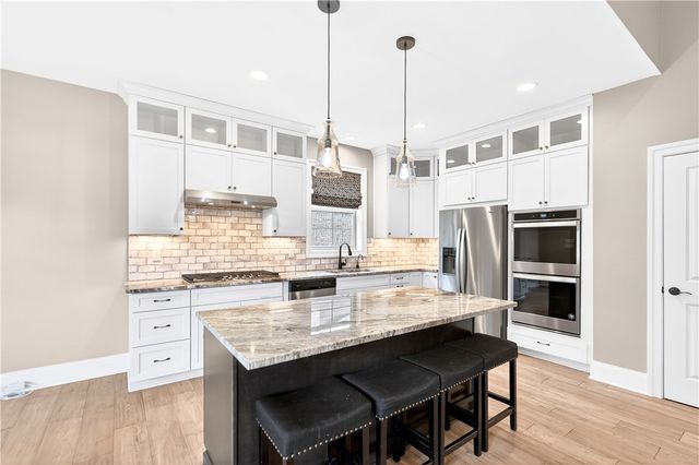 219 Lucca Ln, Upper St Clair, PA 15241