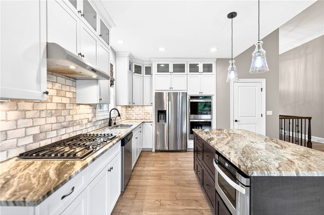 219 Lucca Ln, Upper St Clair, PA 15241