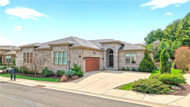 219 Lucca Ln, Upper St Clair, PA 15241