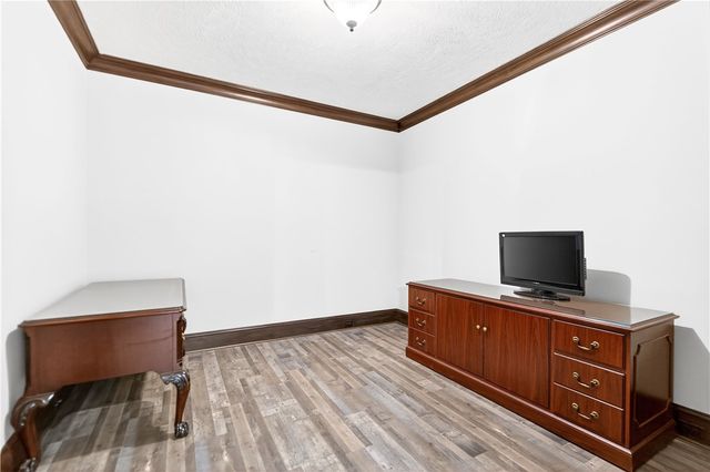 219 Lucca Ln, Upper St Clair, PA 15241