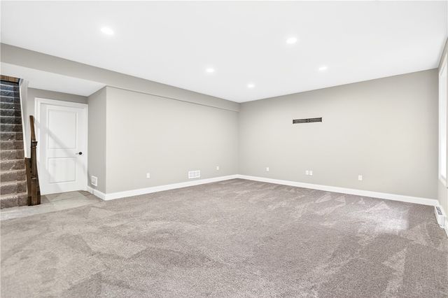 219 Lucca Ln, Upper St Clair, PA 15241