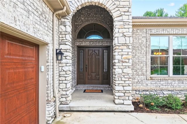 219 Lucca Ln, Upper St Clair, PA 15241