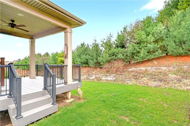 219 Lucca Ln, Upper St Clair, PA 15241