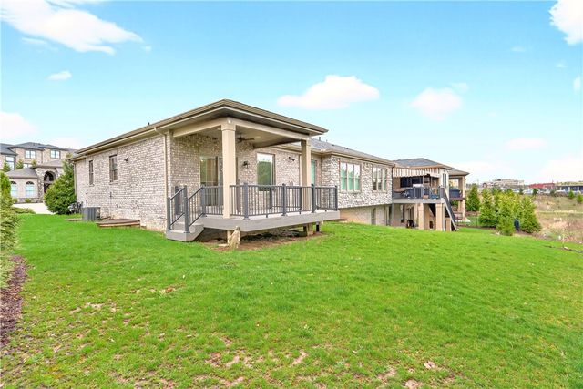 219 Lucca Ln, Upper St Clair, PA 15241