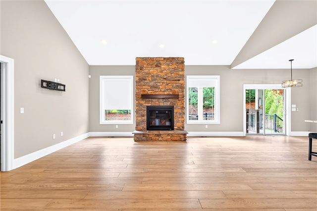 219 Lucca Ln, Upper St Clair, PA 15241