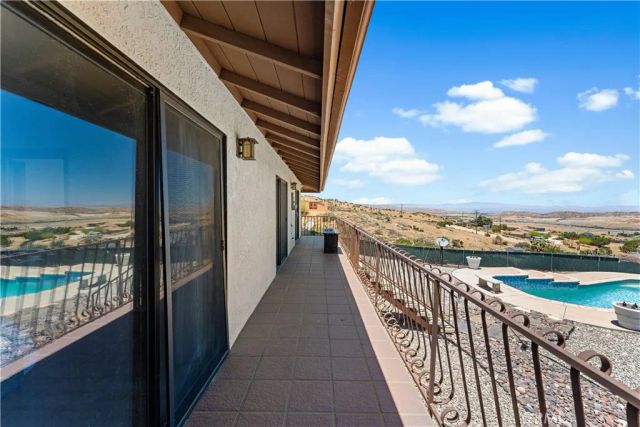 1055 lakeview Drive, Palmdale, CA 93551