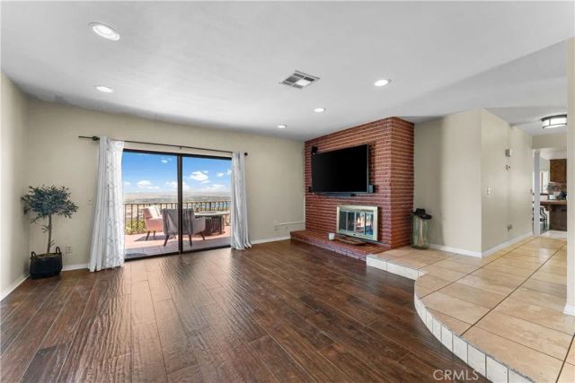 1055 lakeview Drive, Palmdale, CA 93551