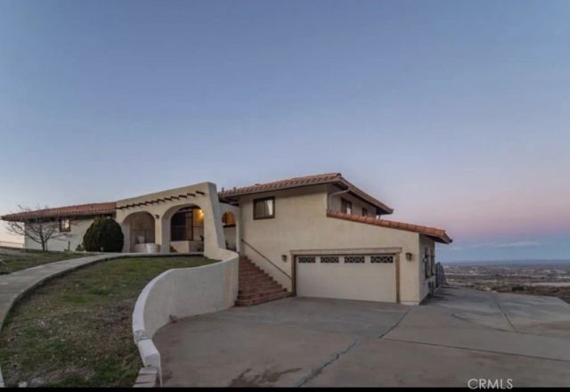 1055 lakeview Drive, Palmdale, CA 93551