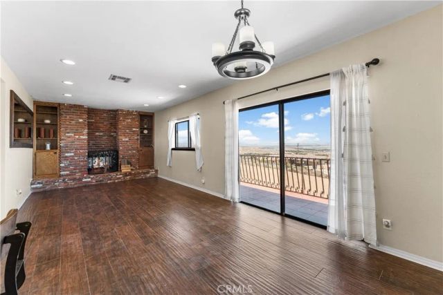 1055 lakeview Drive, Palmdale, CA 93551